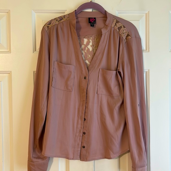 2B Bebe Mauve Button Down Blouse with Floral Laced Pattern - Picture 1 of 5